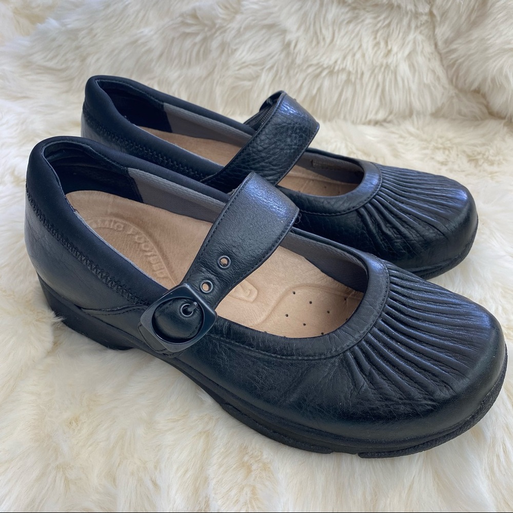 Dansko Kitty Mary Jane Black shoes